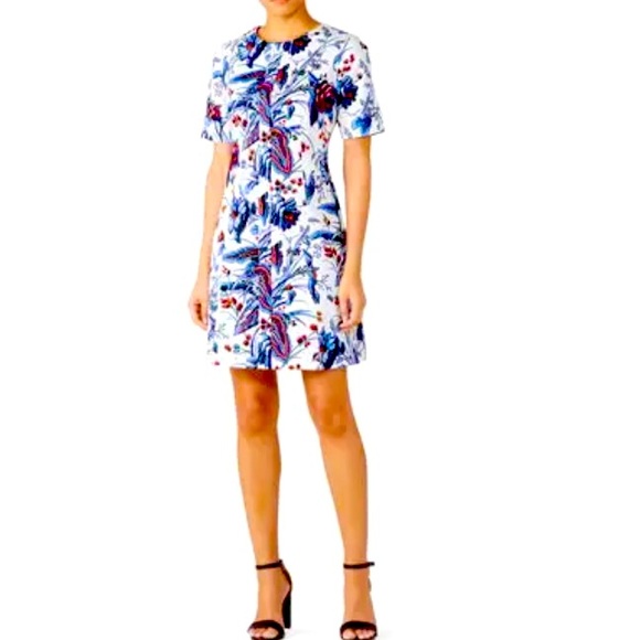 Diane Von Furstenberg Dresses & Skirts - Diane Von Furstenberg Floral Blue Ivory Dress Short Sleeve A-Line Size 2